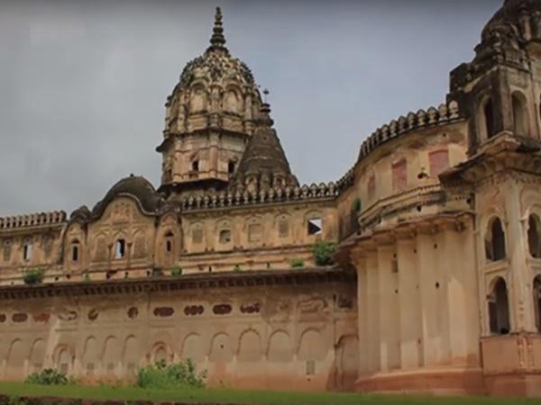 ಬೀಗ ಹಾಕಲಾಗಿದೆ