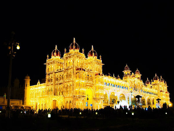 ಲಕ್ಷ ಬಲ್ಬ್ಗಳು