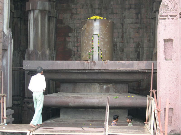 7.5 ಅಡಿ ಎತ್ತರದ ಶಿವಲಿಂಗ