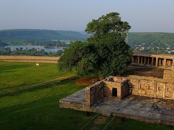ಶಿವಾಜಿ ಮಹಾರಾಜನ ಕಂಚಿನ ಪ್ರತಿಮೆ