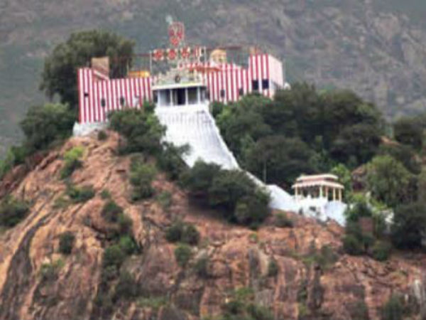 ತ್ರಿಸಾದ ಅರ್ಚನೆ