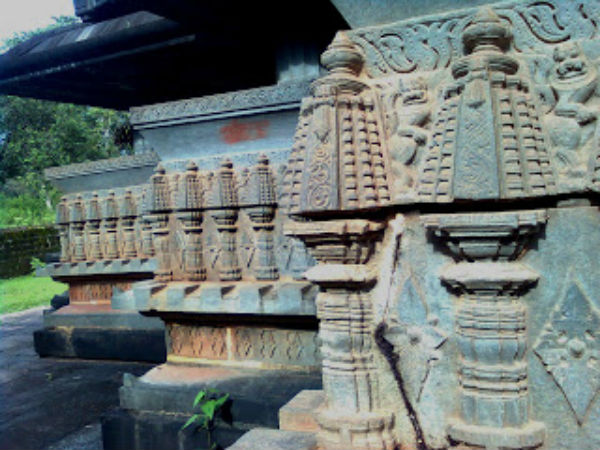 ಜೋಡಿ ದೇವಾಲಯಗಳು