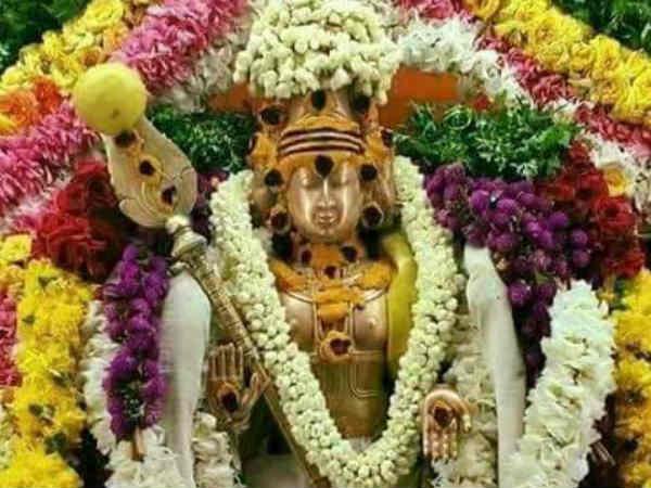 ಕಾರ್ತೀಕೇಯನಿಗೆ ಆಯುಧ ನೀಡಿದ ಪಾರ್ವತಿ