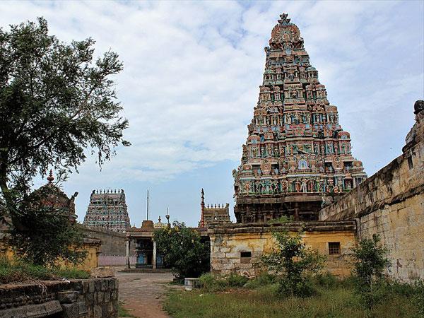 ಐದು ಬಾರಿ ಪೂಜೆ