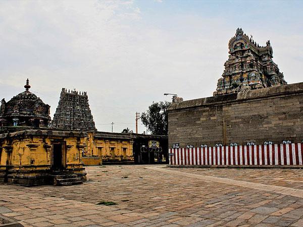 ಐದು ರಥಗಳಿವೆ