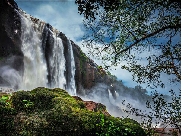 ಜಲಪಾತವನ್ನು ಅನ್ವೇಷಿಸಿ