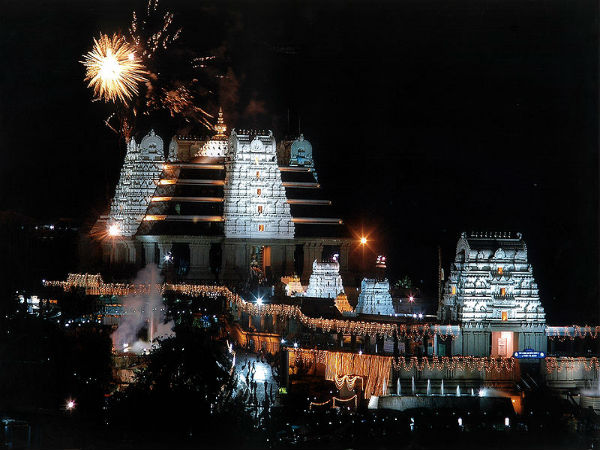 ಭಕ್ತರಿಗೆ ದರ್ಶನ