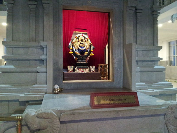 ವಿಶೇಷ ಅಲಂಕಾರ ಸೇವೆ