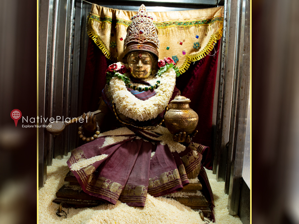 ಅಕ್ಕಿಸೇವೆ