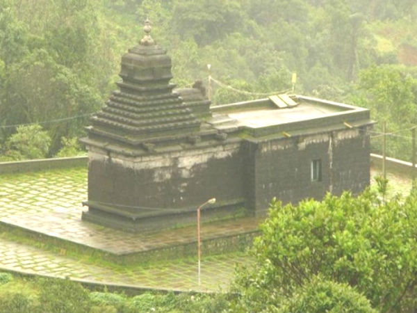 ಸಕಲೇಶ್ವರ ಸ್ವಾಮಿ ದೇವಾಲಯ