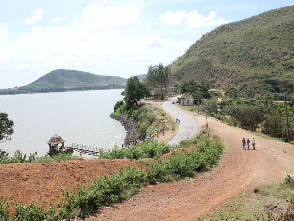 ಕೆರೆ ನಿರ್ಮಿಸಿದ ಶಾಂತವ್ವ