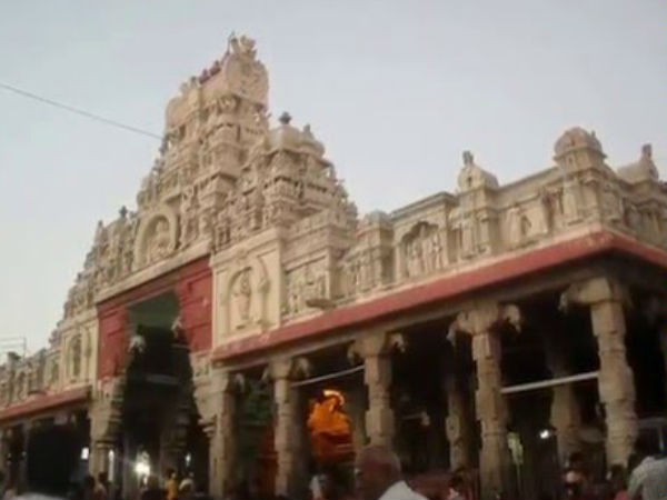ರಾಜಗೋಪುರ 42 ಮೀ. ಎತ್ತರದಲ್ಲಿದೆ