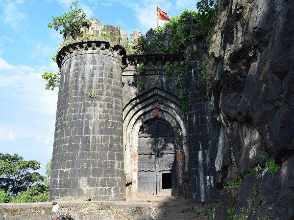 3,300 ಅಡಿ ಎತ್ತರದಲ್ಲಿದೆ