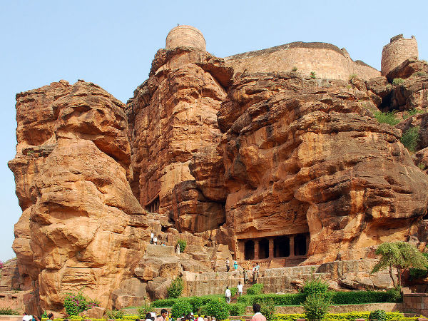 ರಾತ್ರಿಯಲ್ಲೇ ನಡೆಯುತ್ತೆ ಹೆಚ್ಚಿನ ಕಾರ್ಯಕ್ರಮ