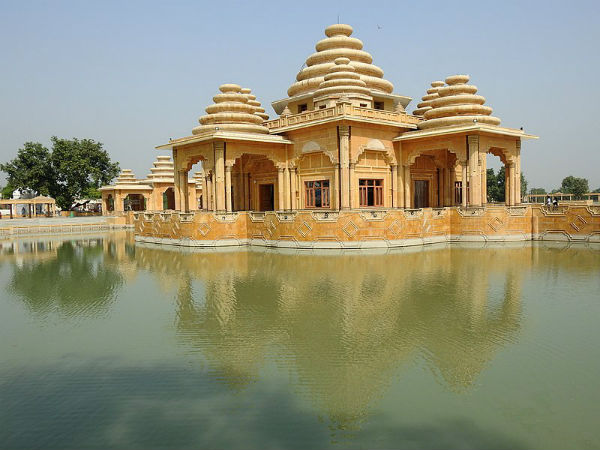 ತುಲಾ ತೋರಣ