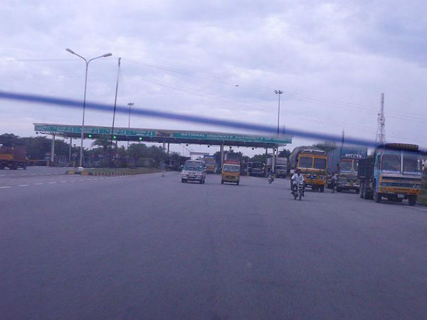 ರಸ್ತೆ ಮೂಲಕ