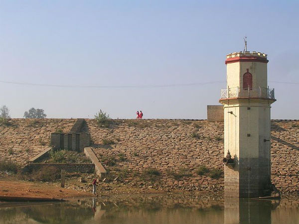 ಅರ್ಕಾವತಿ ನದಿಗೆ ಅಡ್ಡಲಾಗಿ ಕಟ್ಟಲಾಗಿದೆ