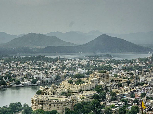 ಮೋತಿ ಮಹಲ್ನ ಕೋಟೆ