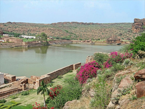 ಬಟ್ಟೆ ತೊಳೆಯಲು ಬಳಸುತ್ತಾರೆ