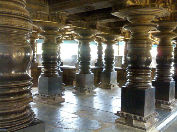 ಕಂಬಗಳು ಹಾನಿಗೊಳಗಾಗಿದ್ದವು