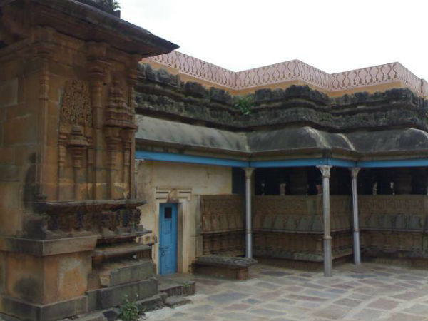 ಶಿವ ಪಾರ್ವತಿಗೆ ಸಮರ್ಪಿತವಾಗಿದೆ