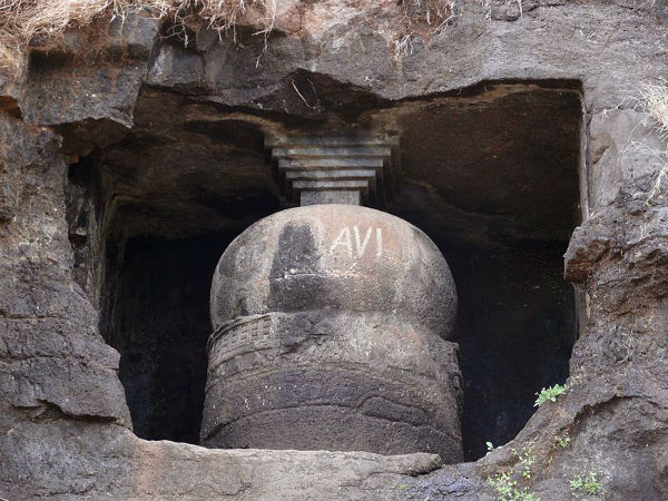 ಶಾಸನಗಳು ಮತ್ತು ಅವಶೇಷಗಳು