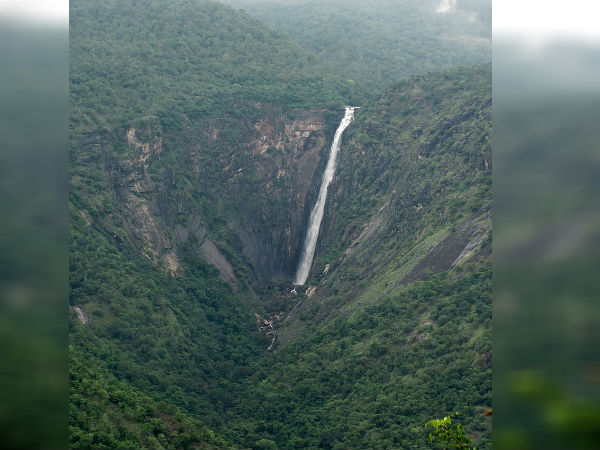 975 ಅಡಿ ಎತ್ತರದ ಜಲಪಾತ