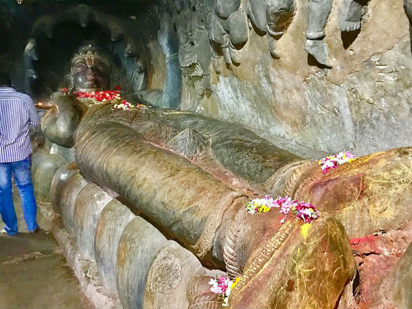 ಗ್ರಾನೈಟ್ ಕಲ್ಲಿನ ವಿಷ್ಣುವಿನ ಪ್ರತಿಮೆ