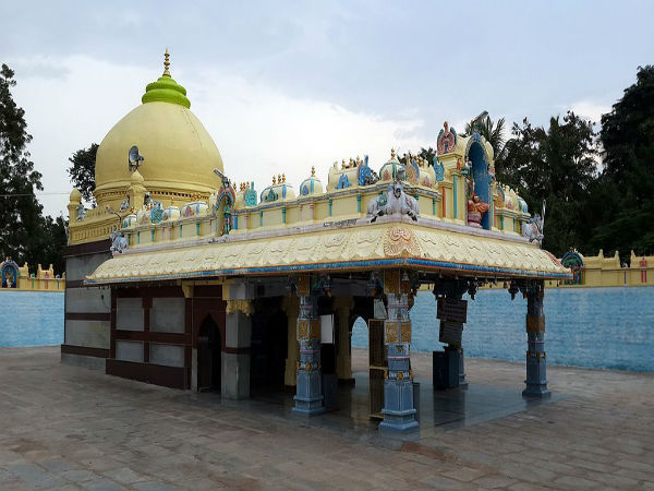 ತಿಪ್ಪೇರುದ್ರ ಸ್ವಾಮಿಯ ಗದ್ದುಗೆ
