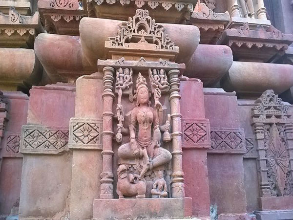 ಹಲವು ದೇವಸ್ಥಾನಗಳಿವೆ