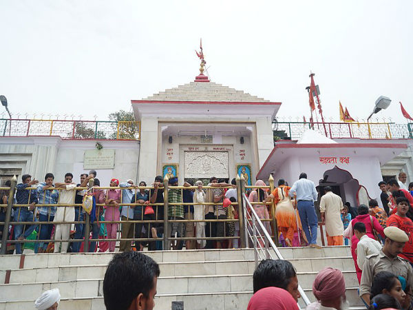 ನೈನಾ ದೇವಿ ದೇವಾಲಯ