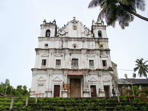 ರೆಯಿಸ್ ಮ್ಯಾಗೊಸ್ ಚರ್ಚ್