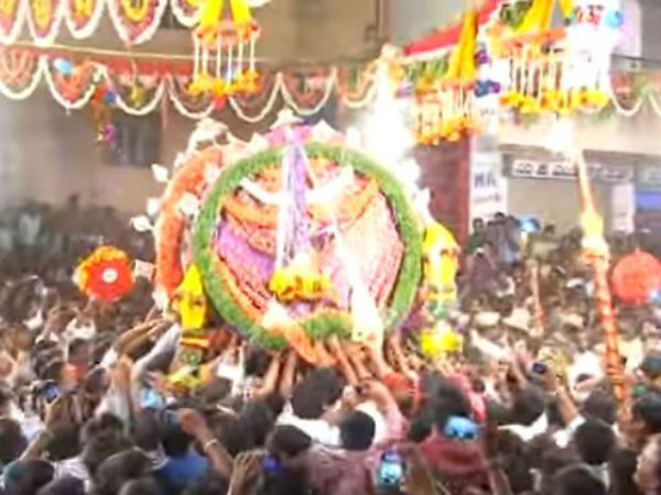 ವರ್ಷಕ್ಕೊಮ್ಮೆ ಭೇಟಿ