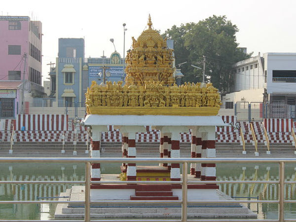 ವಿಜಯನಗರ ಶೈಲಿಯಲ್ಲಿದೆ