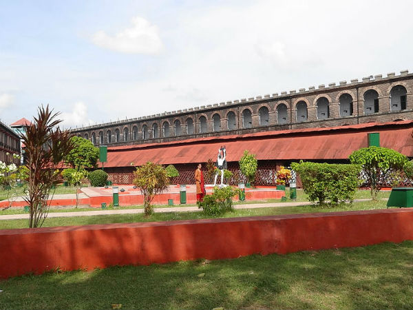 ಬೆಳಕು ಮತ್ತು ಧ್ವನಿ ಪ್ರದರ್ಶನ