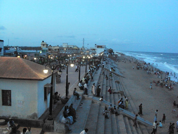 ಕಡಲ ಕಿನಾರೆಯಲ್ಲಿ ಮನೋರಂಜನೆ