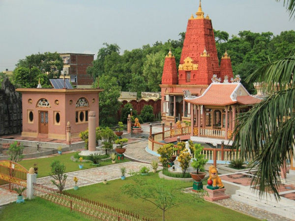 ಸುವರ್ಣ ಬಣ್ಣದ ಮೂರ್ತಿ