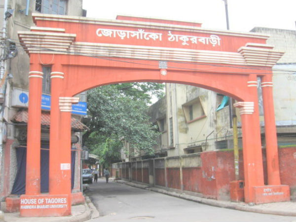 3 ಗ್ಯಾಲರಿಗಳನ್ನು ಹೊಂದಿದೆ