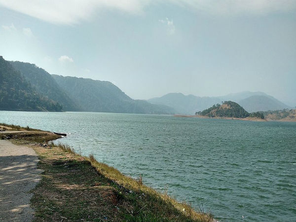 ರಾಜ್ ಭವನಕ್ಕೆ ಸಮೀಪದಲ್ಲಿದೆ