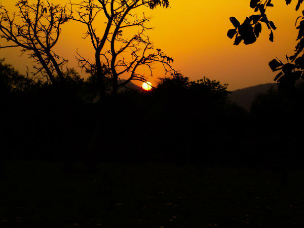 ಕಲಾಹಂಡಿಯನ್ನು ತಲುಪುವುದು ಹೇಗೆ ?