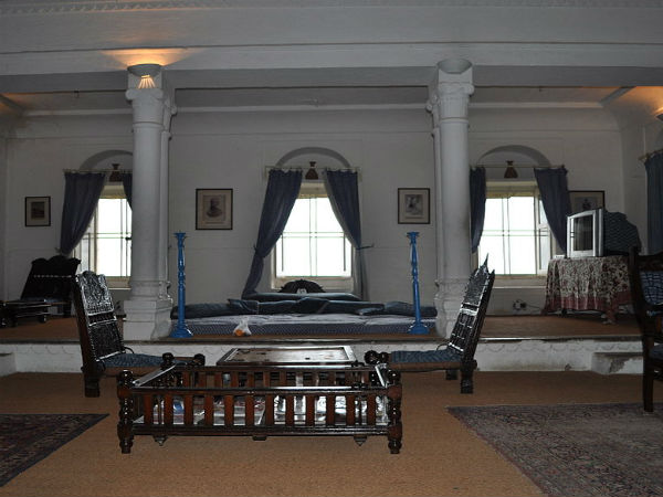 ಹೋಟೆಲ್ ಆಗಿ ಮಾರ್ಪಾಟಾಗಿದೆ