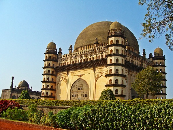 9. ಗೋಲ್ ಗುಂಬಜ್ ನಗರ- ಬಿಜಾಪುರ