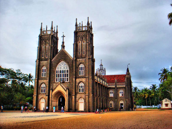 3. ಸೇಂಟ್ ಆಂಡ್ರ್ಯೂಸ್ ಬೆಸಿಲಿಕಾ ಆರ್ಥುಂಕಲ್