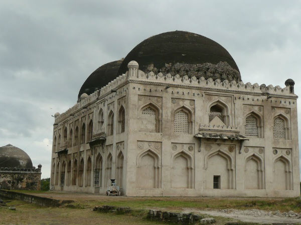 ೫. ಖ್ವಾಜಾ ಬಂಡಾ ನವಾಜ್ ದರ್ಗಾ
