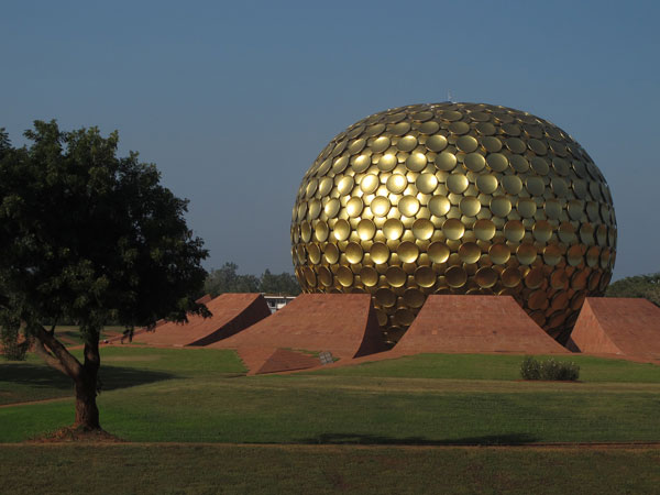 ಅರಬಿಂದೋ ಆಶ್ರಮಕ್ಕೆ ಹೋಗಿ