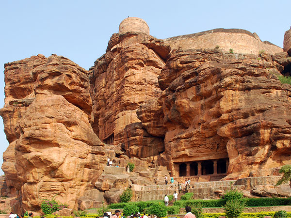 badami caves badami caves