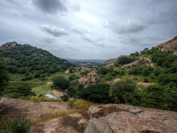 ಮದ್ದೂರು - ಬೆಂಗಳೂರಿನಿಂದ ದೂರ: 86.9 ಕಿ.ಮೀ