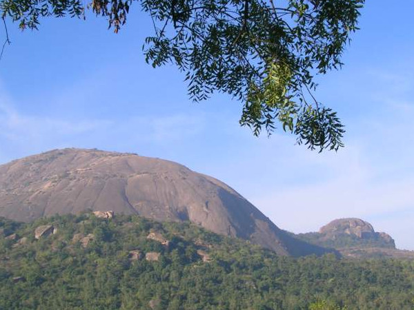 ಸಾವಣದುರ್ಗದಲ್ಲಿ ಟ್ರೆಕ್ಕಿಂಗ್